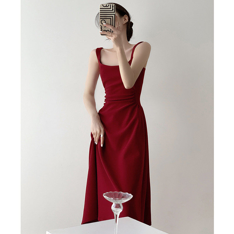 正品红色吊带连衣裙女夏季法式收腰平时可穿订婚礼服敬酒服红裙子