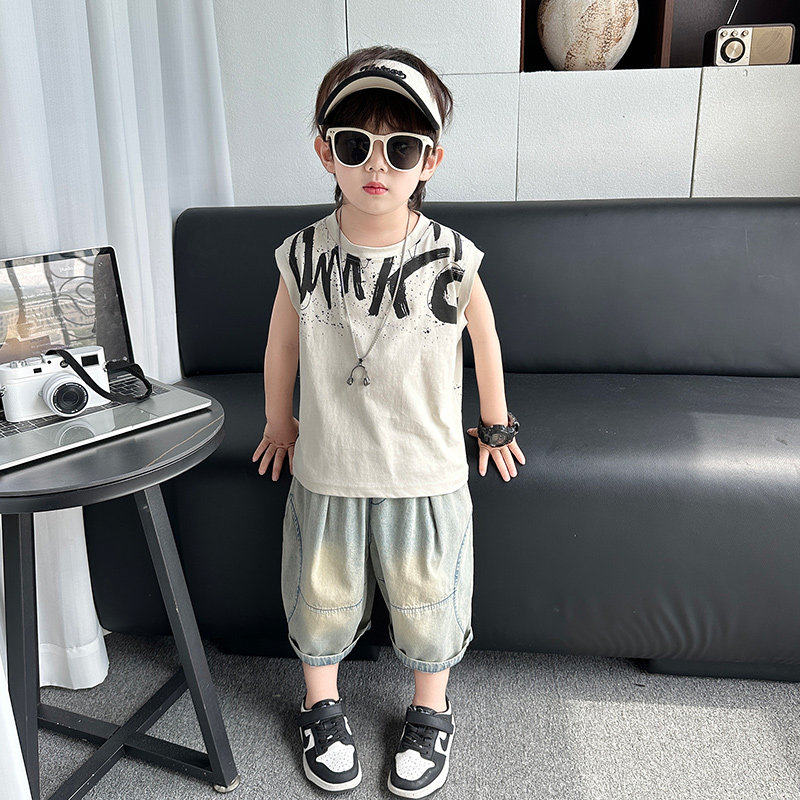 专柜男童休闲无袖套装儿童夏季炸街背心宝宝牛仔裤时髦七分裤短裤