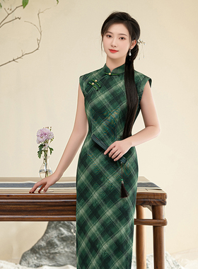 绿色格子旗袍2025年新款气质素雅复古年轻款改良无袖连衣裙女夏季