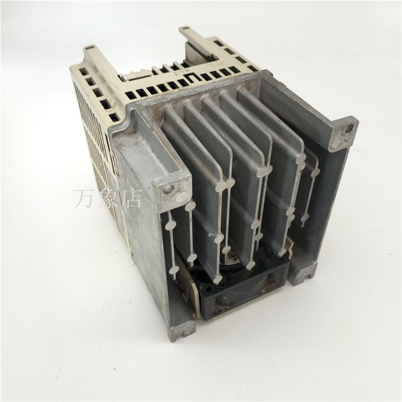 INVERTER 3G3JV-AB015 变频器 220V 实物拍摄