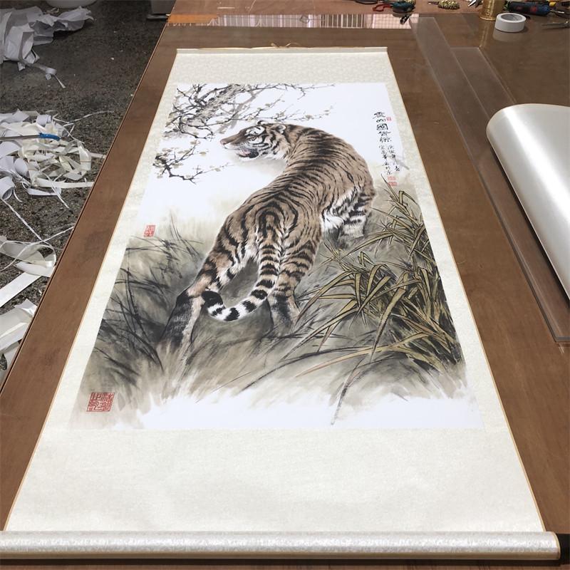 宗万华震山国皆惊国画老虎上山虎水墨走兽画高清微喷复制装饰挂画