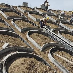 拱形骨架护坡阶梯模具现浇截水高速挡土墙水泥骨架架防护栏钢模具