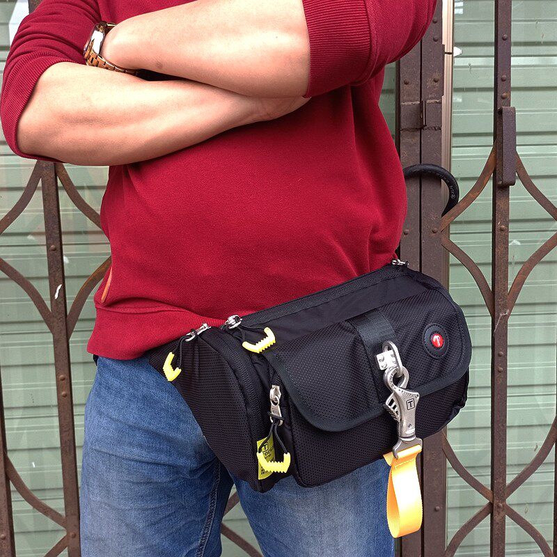 男包韩版胸包街头潮人斜背包大容量个性腰包户外运动手机包