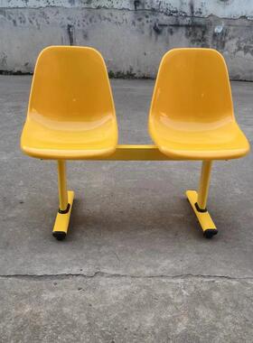 9c休息连排塑料排椅两人三人位四人位五人位公共场所黄色直销椅其