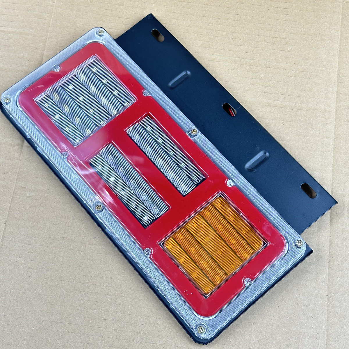 LED导光时代后尾灯时代轻卡凯马货车12V 24v倒车转向尾灯电子防水