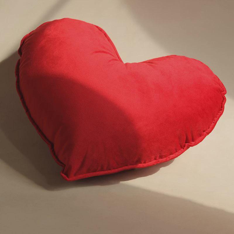 抱枕结婚红色爱心一对喜庆新婚喜字心形枕头创意婚庆靠枕沙发床上