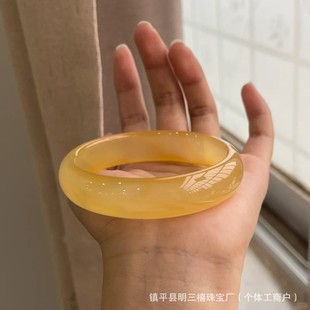 天然黄龙玉手镯女款云南石英岩玉镯子玉冰种和田玉黄翡翠平替手镯