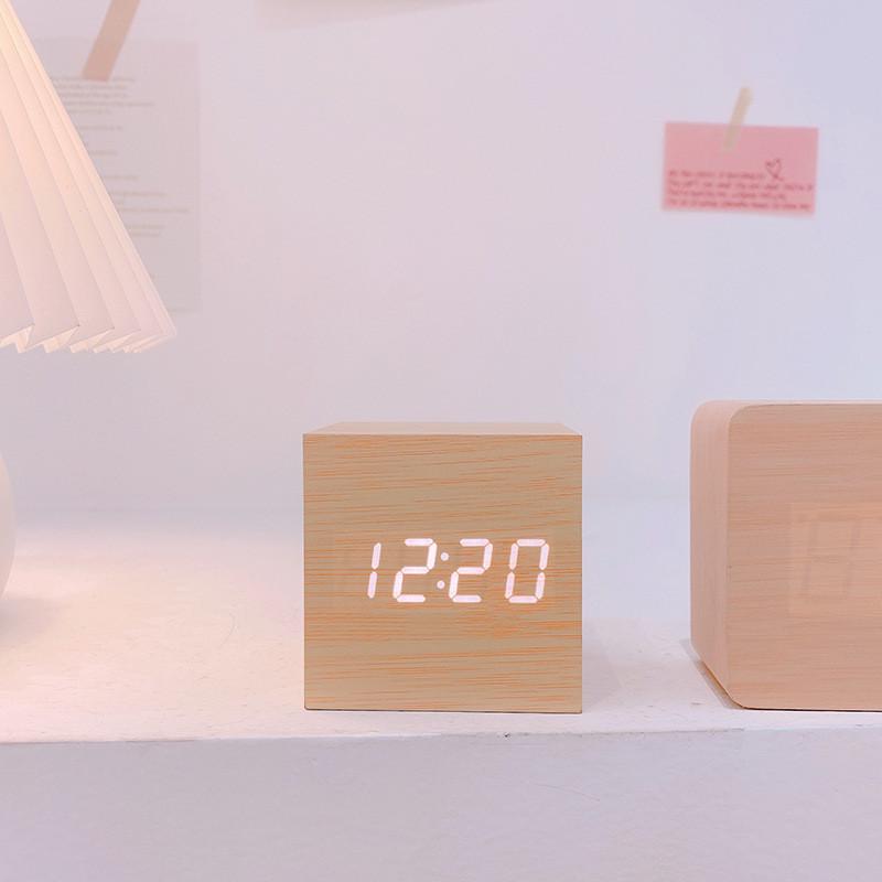 ke3cins木头数字时钟学生闹钟温度多功能声控木质钟