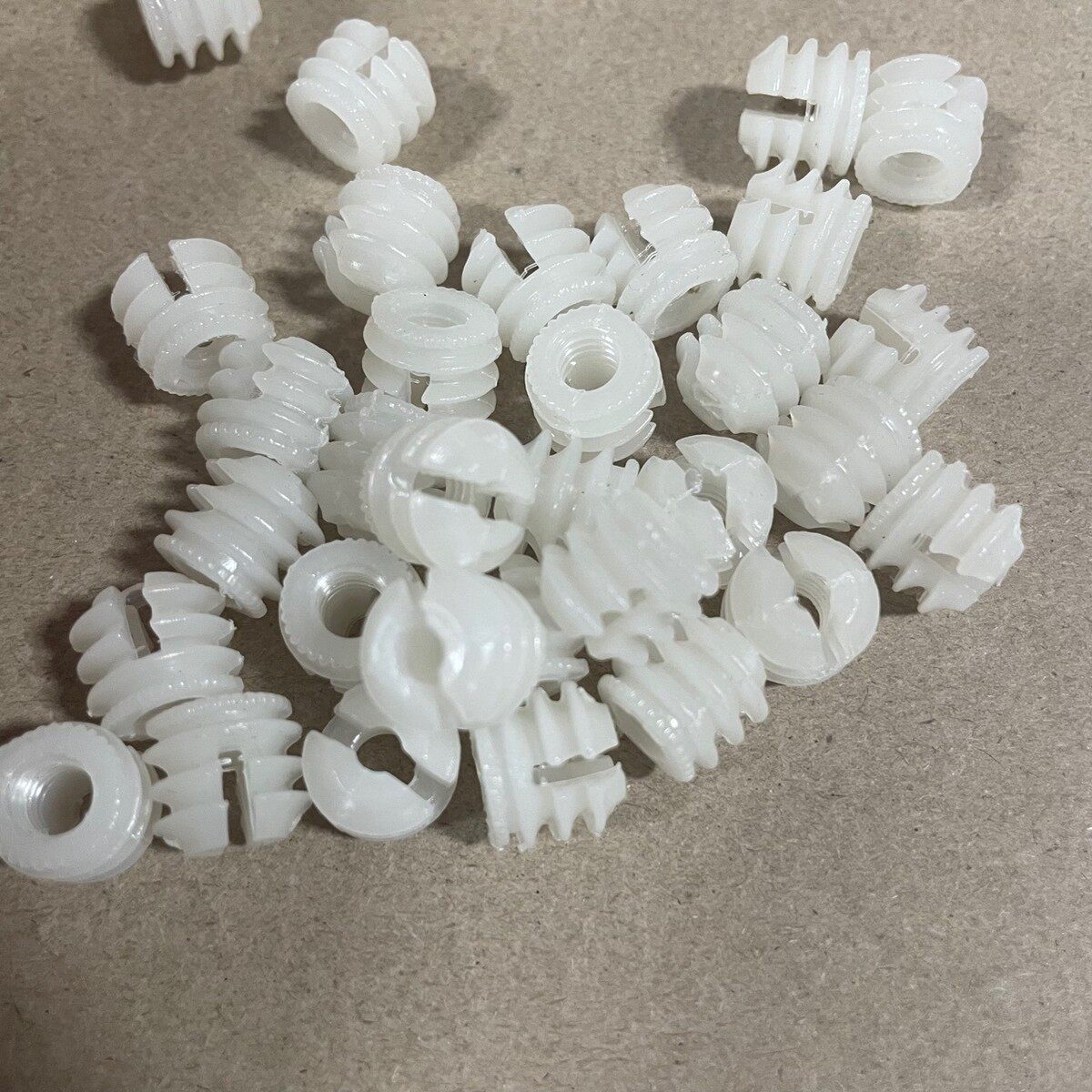 包邮一千个三合一连接件预埋螺母尼龙螺帽塑料螺母连排胶粒