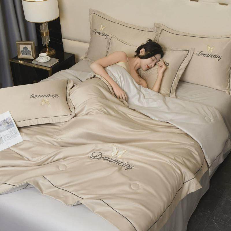 厂家直销薄款高工艺被子家用学生宿舍成人夏季空调被轻冰丝夏凉被