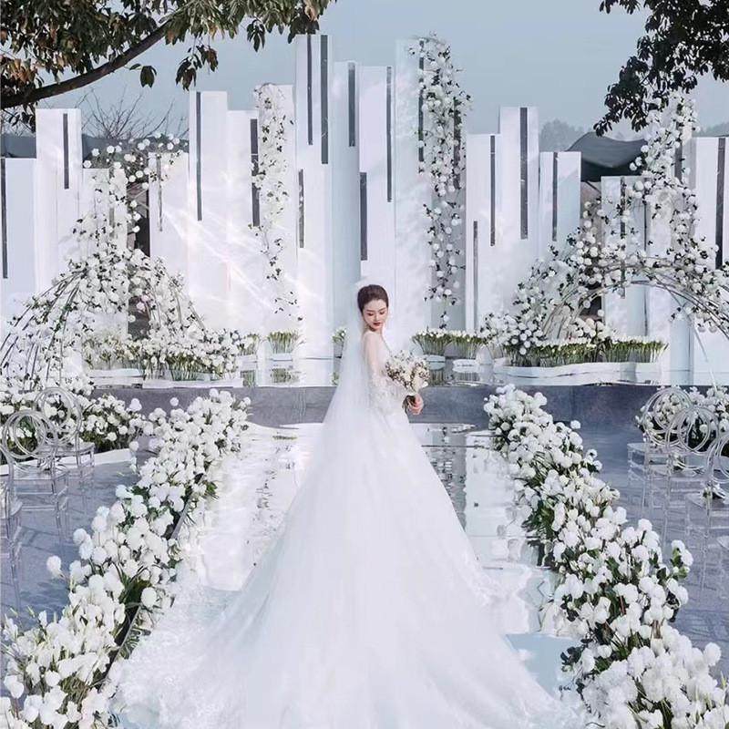 反光现货婚庆道具双面银色地毯厂家直销银色镜面纸镜面地毯超亮