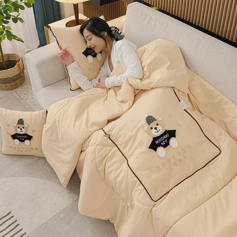 1E31抱枕被子两用新款2023办公室午睡空调小被子汽车载靠垫枕头二