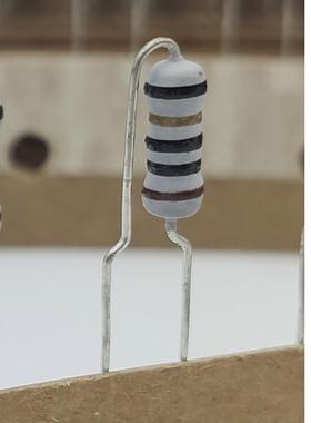 KNP立式线绕电阻1/2W1WS1Ω-100Ω编带金属膜插件电阻现货供应