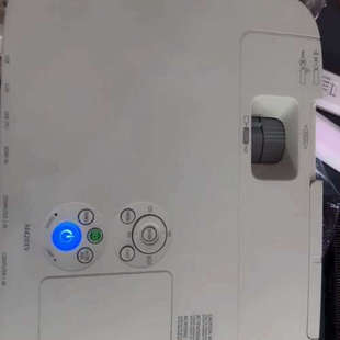 特价 NEC投影仪 机器 4000流明 M420XV