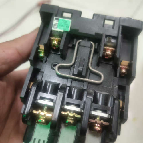 SC-1N （26）线圈电压110V,电流50A,有3个，9