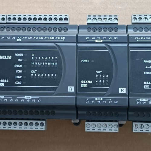 台达DVP24ES200R+08XN2一套。实拍图，功能包好