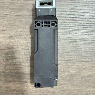 IDEC和泉安全门锁开关HS5L-VC7Y，功能完好，成色如