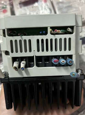 变频器BLFD200C2，二手正常拆机，成色如图，功能正常，