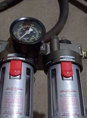 sBFC一300二联件过滤器九成新安装未使用的，