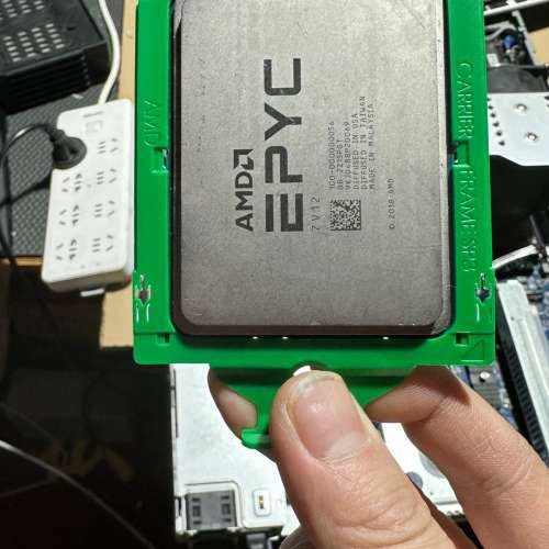 成色好现货 amd epyc 7V12 cpu干掉7B12