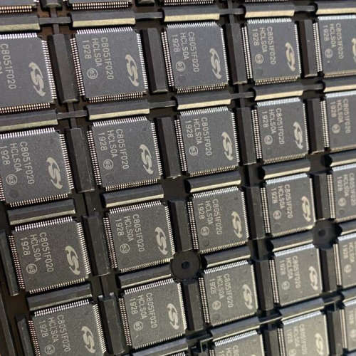 C8051F020-GQR  便宜出 现货可直拍，未上机