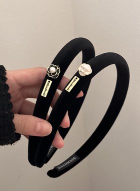 黑色山茶花字母发箍女秋冬高级感百搭外出发饰韩式高颅顶压发头箍