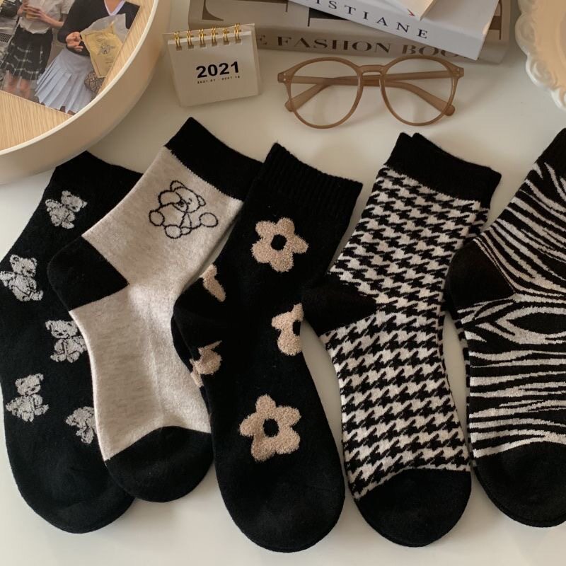 黑色花朵袜子女秋冬季中筒袜保暖