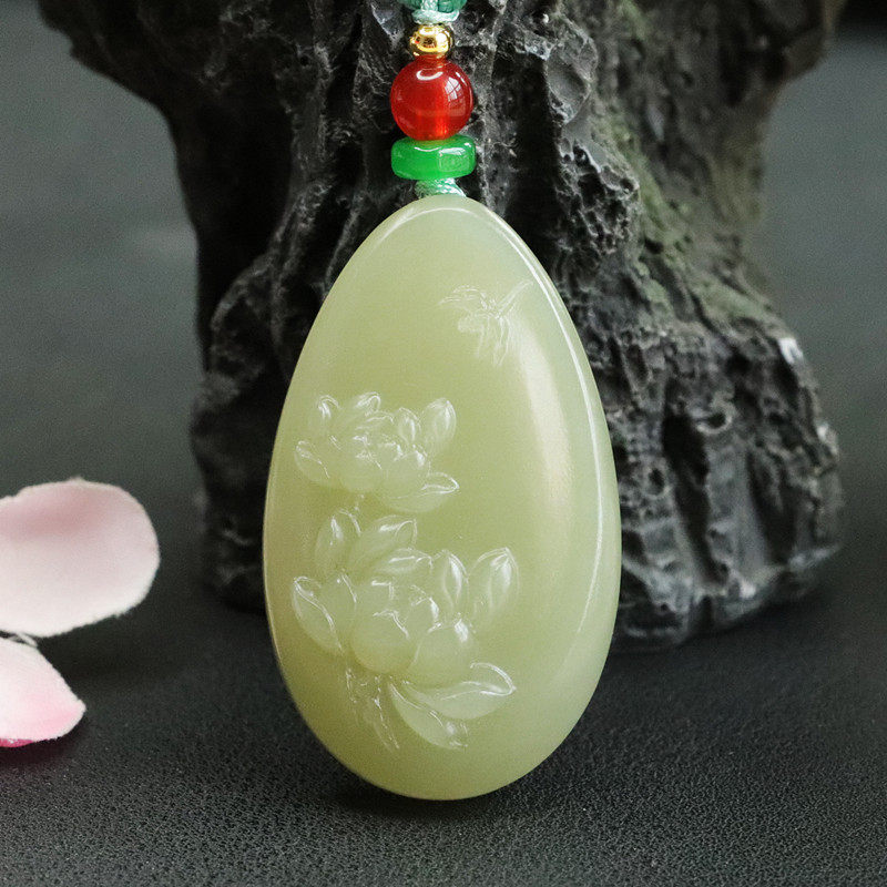 玉金珠宝:天然和田玉吊坠花开富贵水滴玉石珠宝f2050411