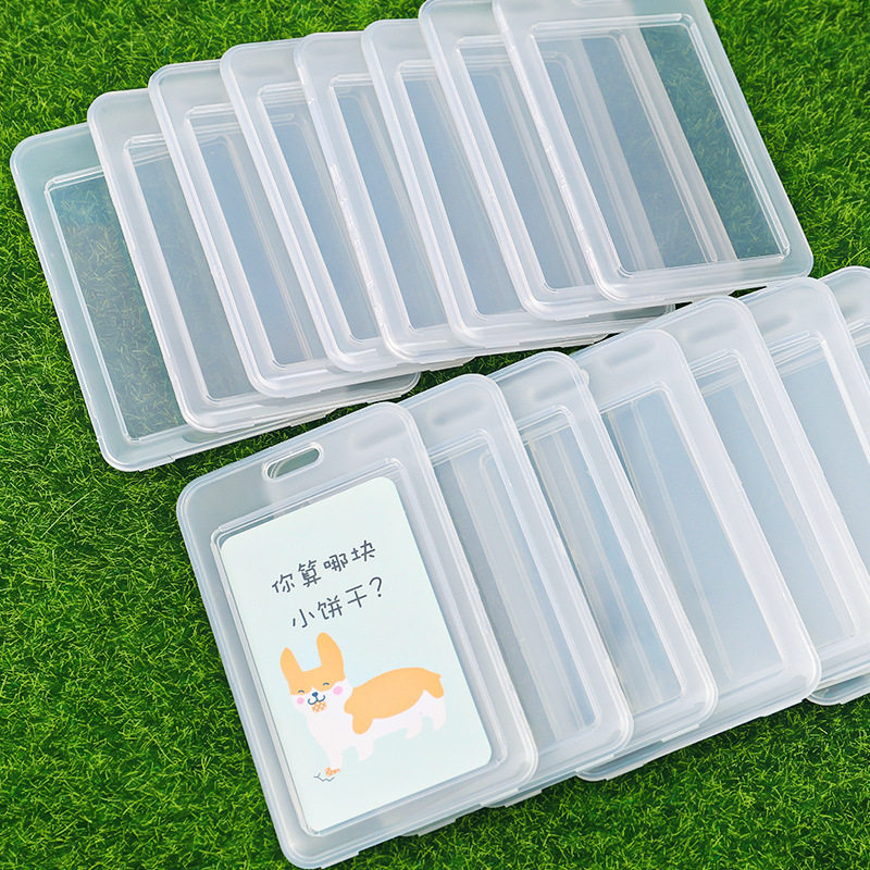 校园用品厂家直销简约透明翻盖公交饭卡保护套学生胸牌证件套塑料
