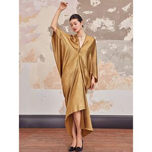 今年流行新中式国风鎏金秋装连衣裙女新宽松遮肉蝙蝠袖中长款裙子