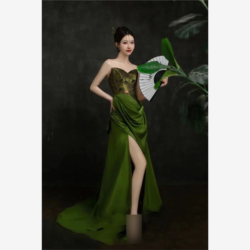 绿色新中式夏季简约旗袍