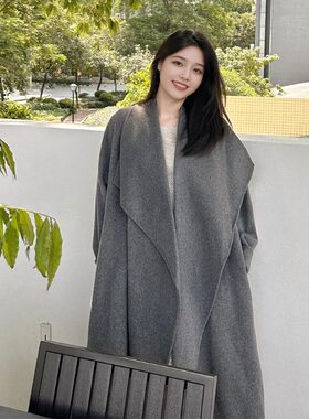 灰色小众慵懒风呢子大衣