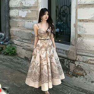 夏季时尚新款度假设计吊带长裙印花高级感连衣裙气质沙滩