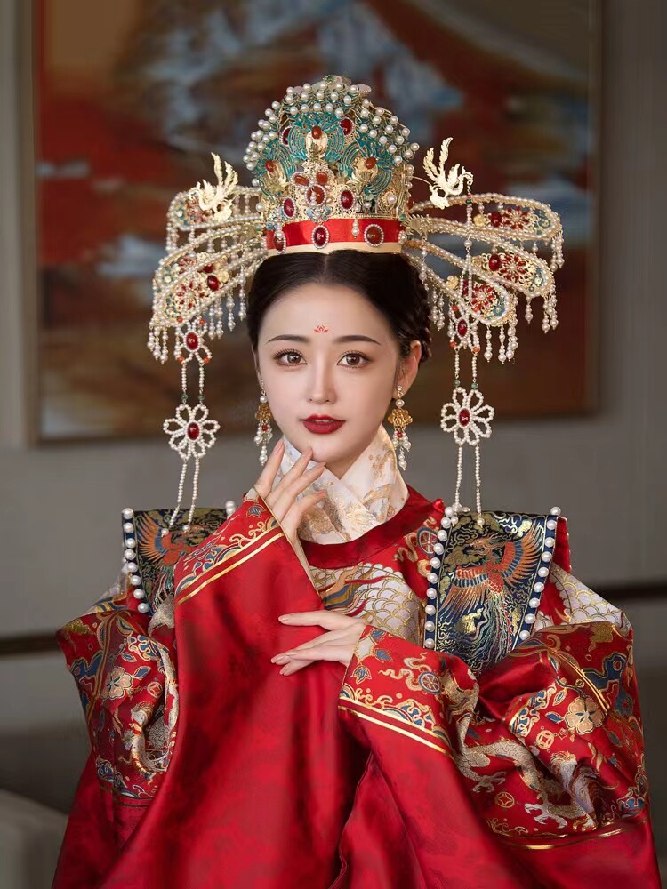 新娘头饰出租凤冠霞帔发冠传统中国风中式婚礼明制宋制婚服配饰