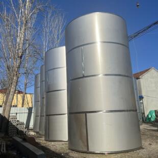 不锈钢储罐 大型双层立式大容量存储设备 坚固耐用不易腐蚀