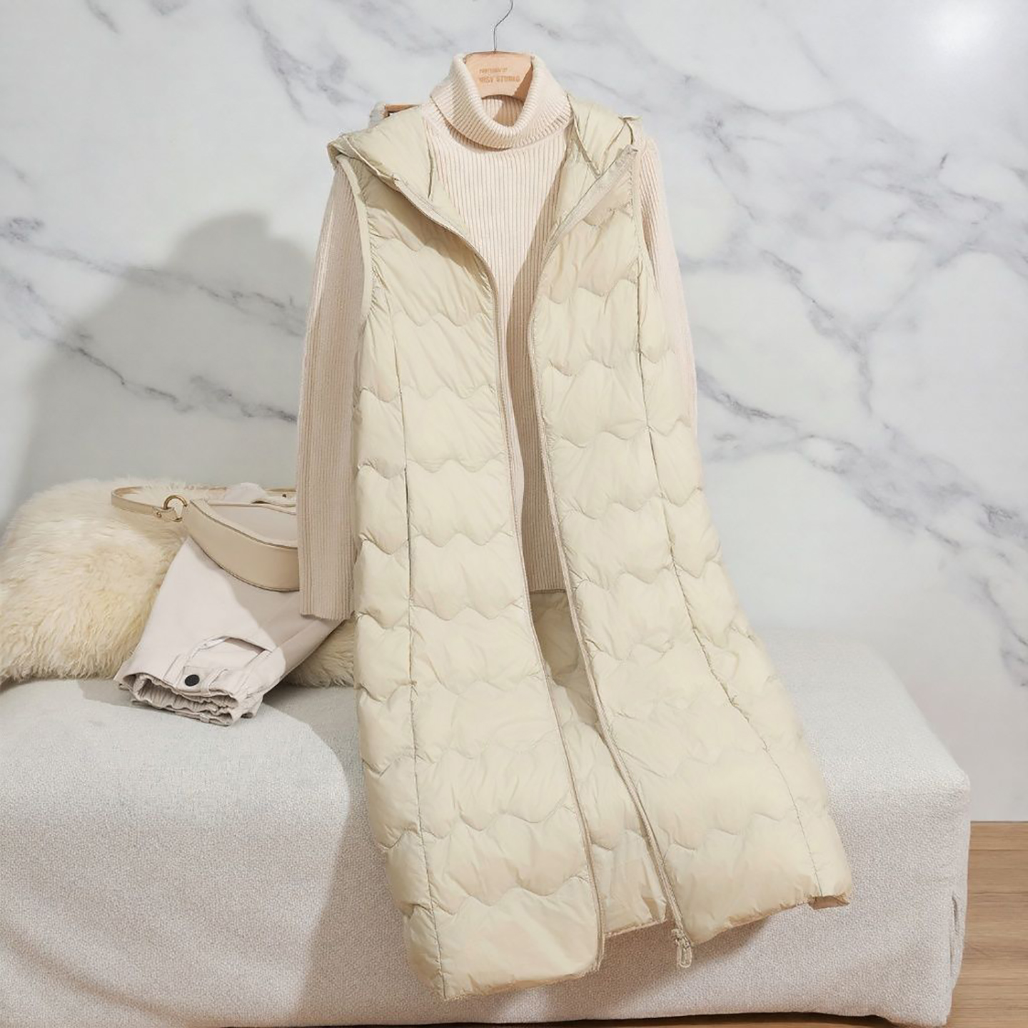 女士长款连帽轻薄羽绒马甲