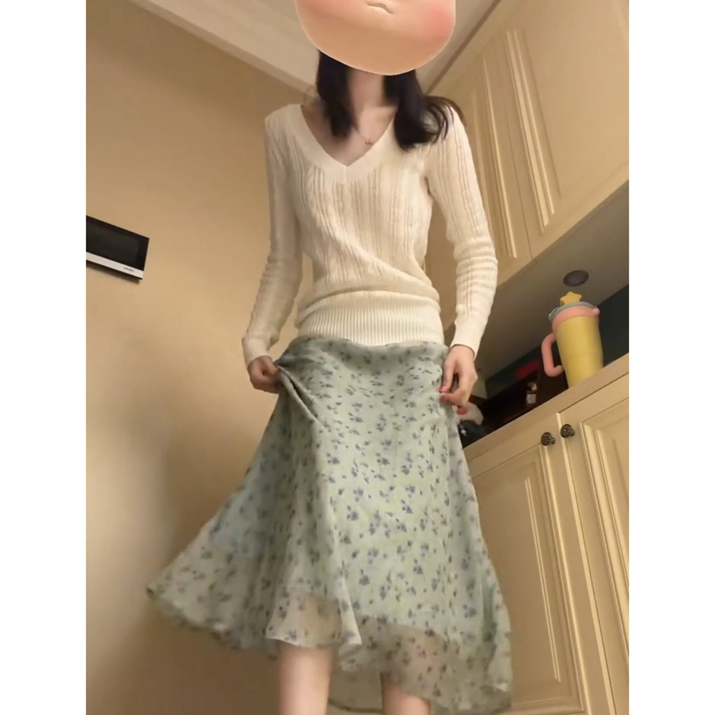韩系复古绝美白色v领麻花针织毛衣女秋冬季辣妹显瘦软糯套头上衣