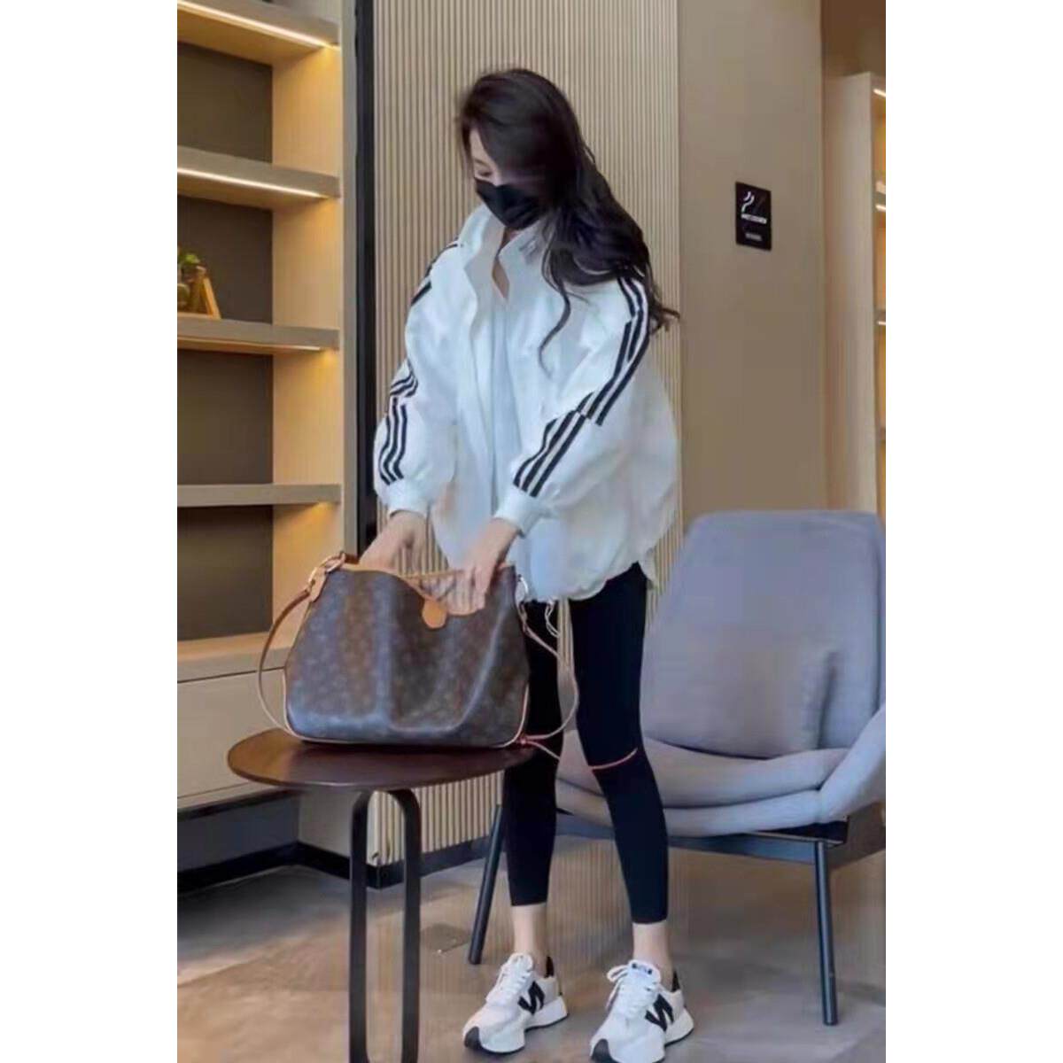 白色棒球服女春秋薄款2025新款韩版宽松洋气冲锋衣休闲运动外套潮