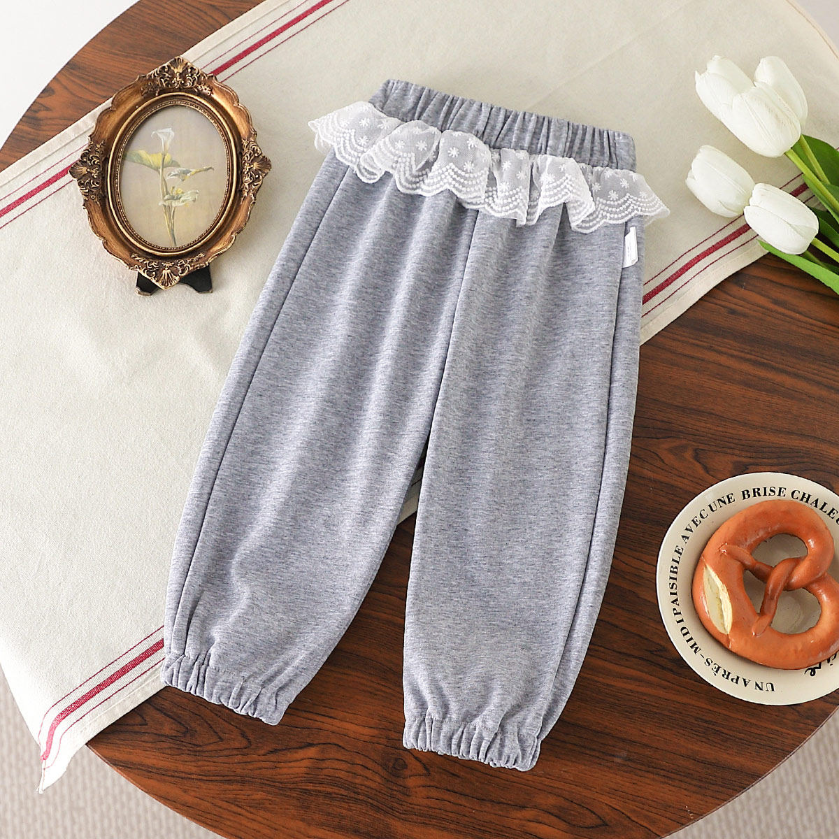 【精致独特蕾丝花边屁帘裤】童装女童秋季时尚休闲裤宝宝运动卫裤