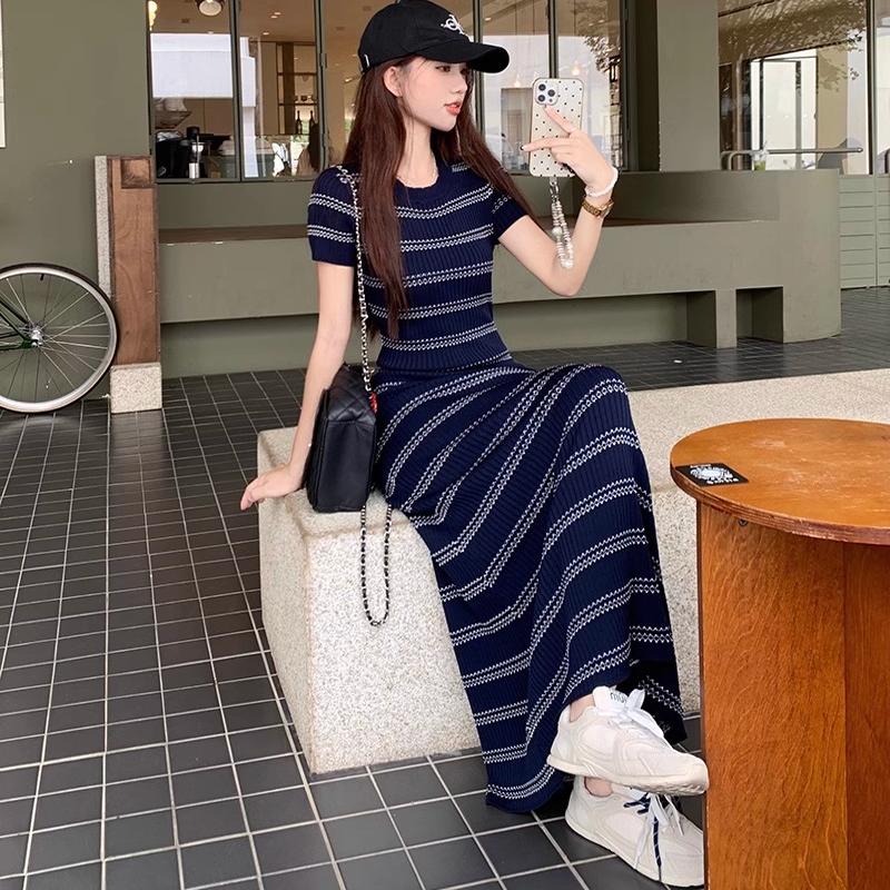 复古撞色条纹针织连衣裙女装夏季气质修身包臀裙长款裙子