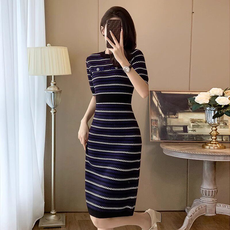 小香风条纹冰丝短袖针织连衣裙女夏季新款小个子收腰显瘦气质裙子