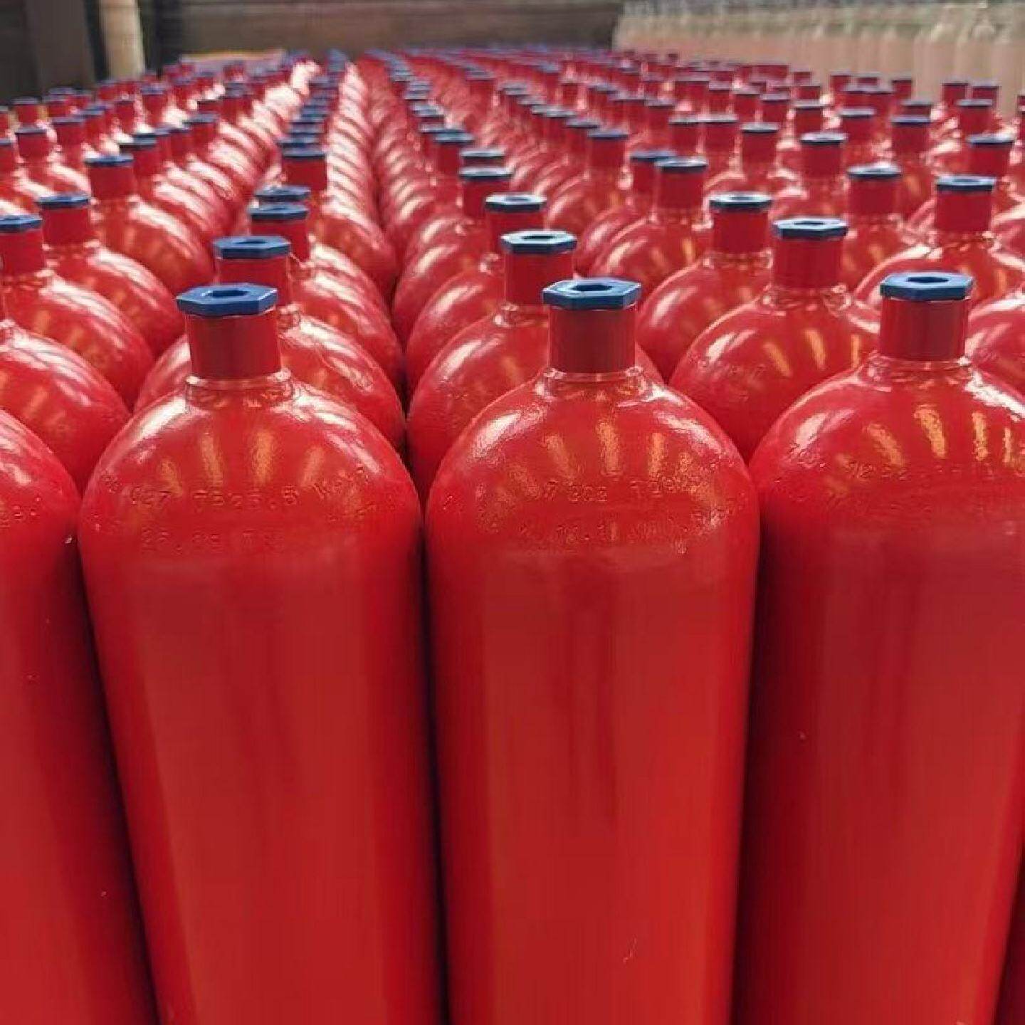 山东永安二氧化碳灭火气瓶3L,4.5L7.5L消防器材气体灭火器生产厂