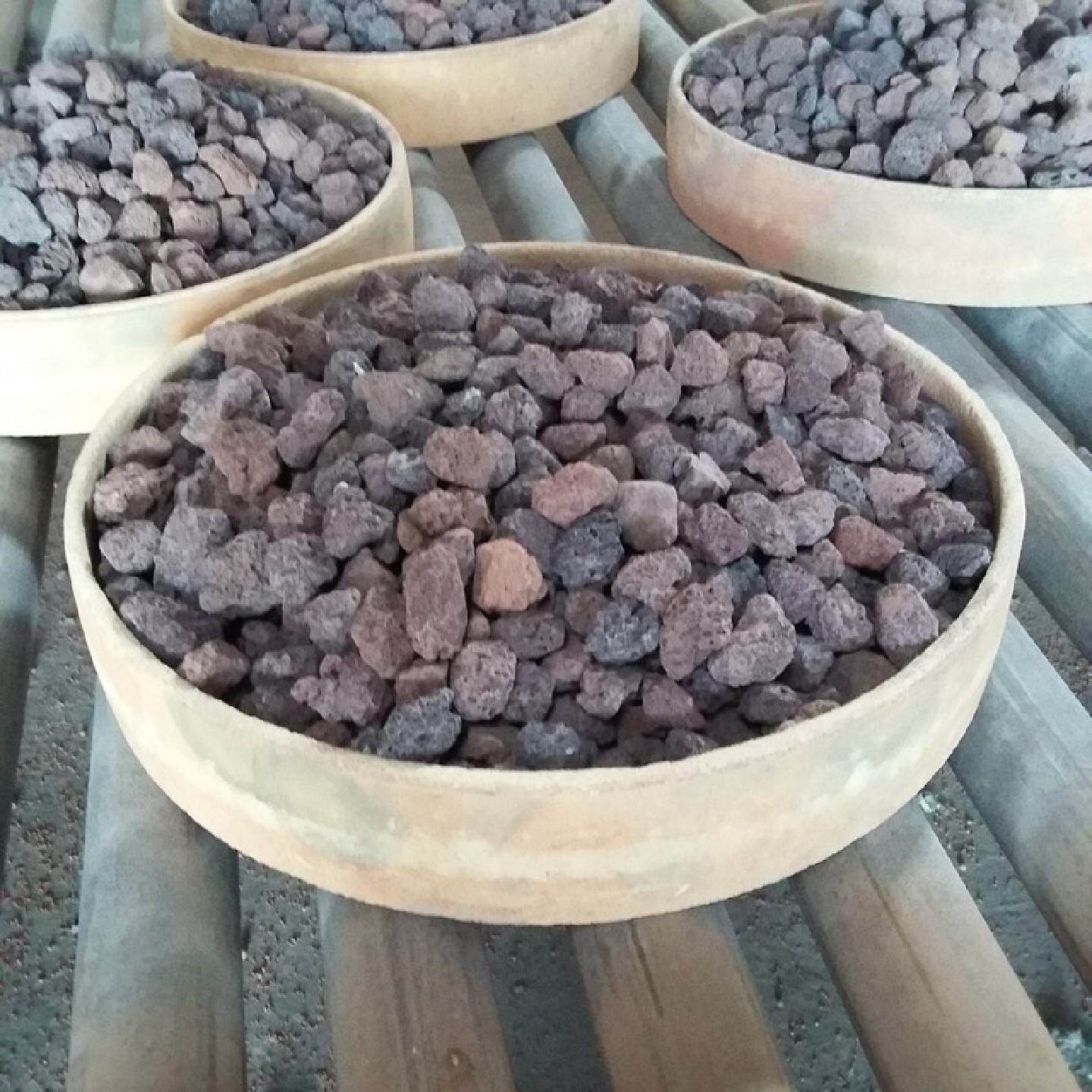 厂家直销烧烤用煅烧火山石防爆火山石防炸火山石耐高温不炸裂