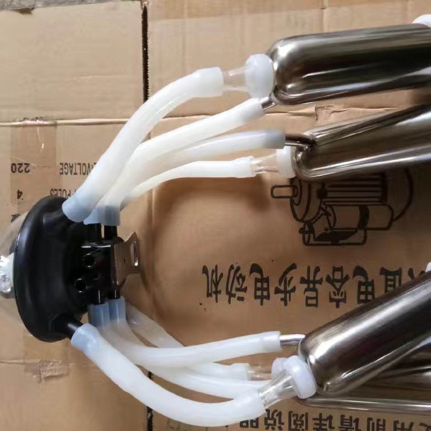奶牛挤奶机真空泵机用集乳器奶牛杯组及各种配件厂家