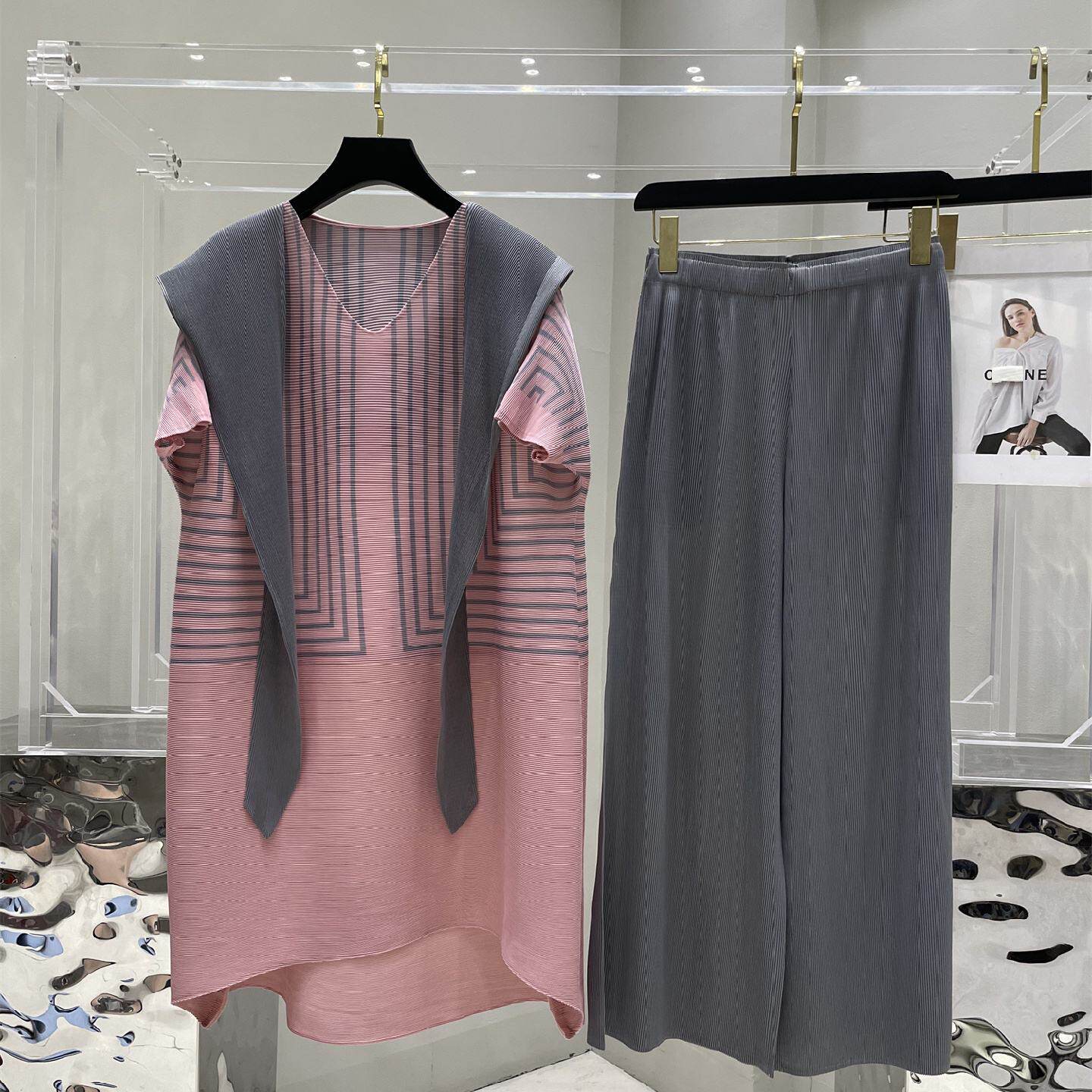 2025新款春装夏装宽松大码端庄大气女生日礼物时尚女妈妈褶皱套装