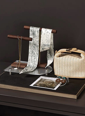 样板房衣帽间中式古典风软装复古编织包丝巾木质展示架桌面摆件