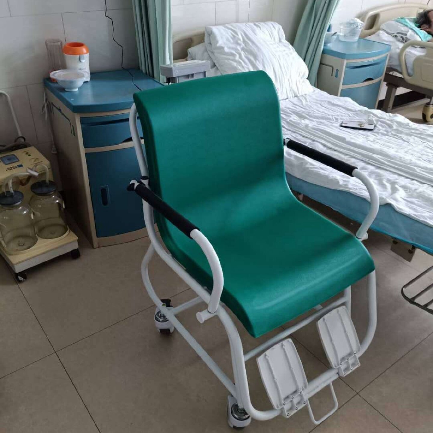 电子座椅称移动方便脚踏扶手可折叠款液晶数显老人坐式体重磅秤