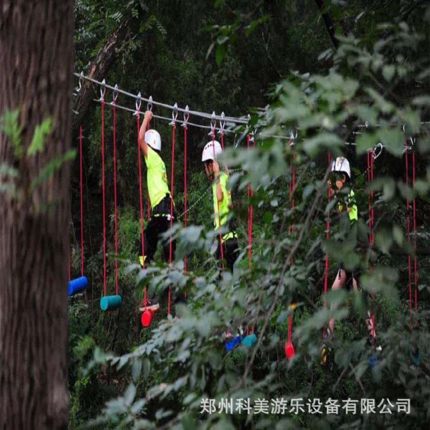 四川乐山亲子趣味运动器材户外拓展丛林穿越空中绳网游乐设备探险