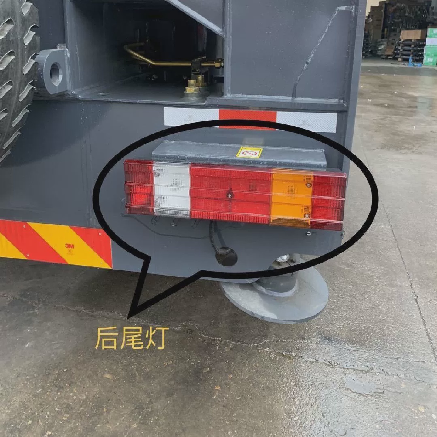 徐工吊车配件XCT后尾灯尾灯总成XC12-xct7525KC25KD倒车灯