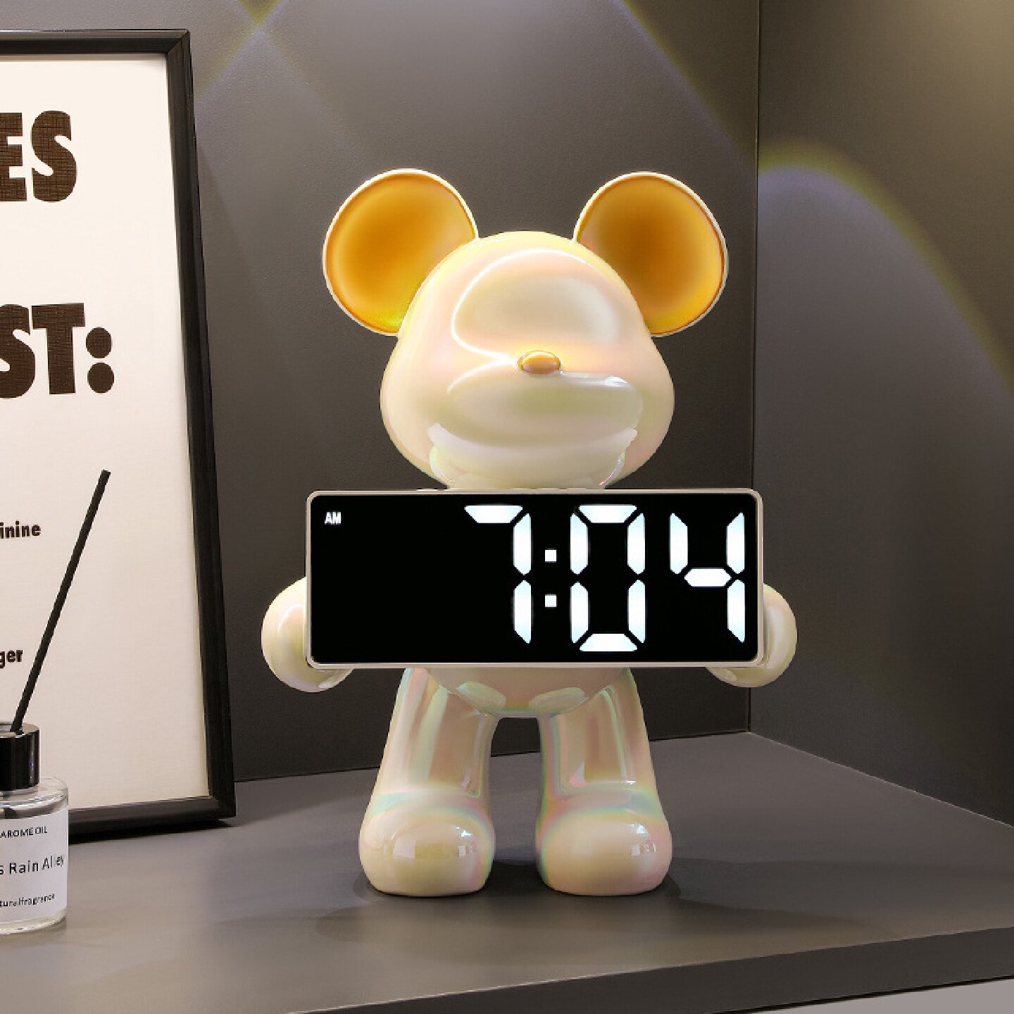 创意轻奢暴力熊时钟摆件家居客厅玄关卧室装饰品桌面电子钟表批发